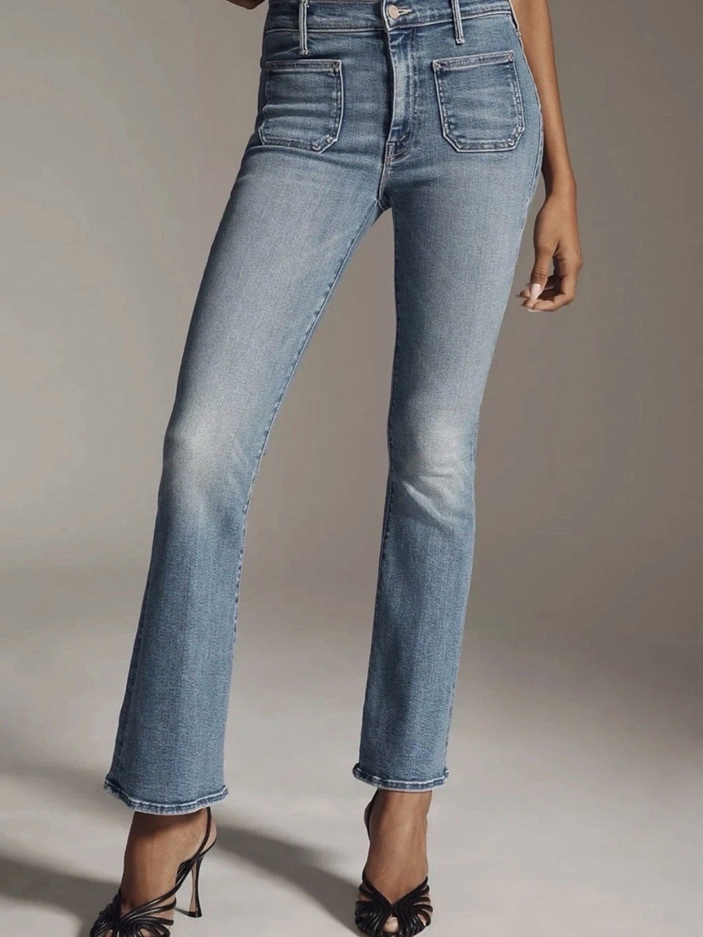 NWT MOTHER The Patch Pocket Weekender Mid Rise
Flare Jeans Poppin Wheelies 32 ❤️